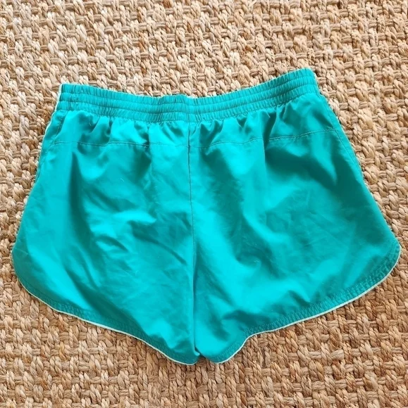 DANAKIN Green Athletic Shorts. SIZE Medium - Picture 5 of 5